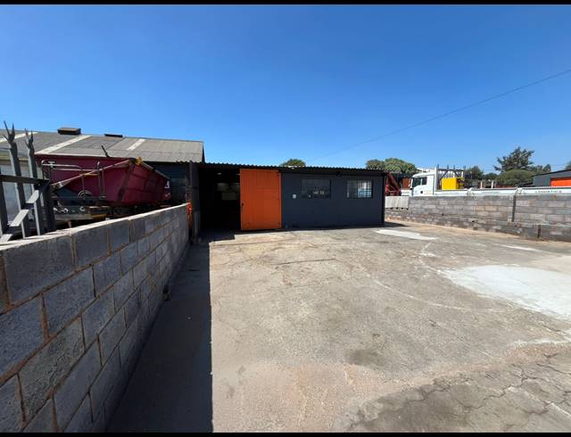 200M² WORKSHOP TO LET IN VULCANIA